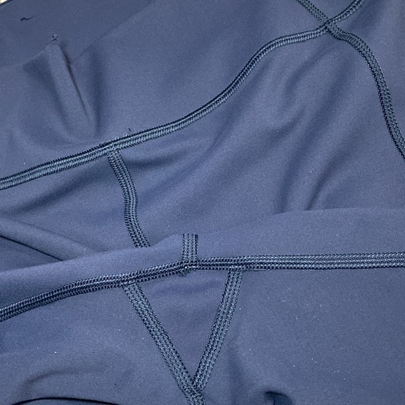 Lululemon 🍋 In Movement Tight - Picture 10 of 17